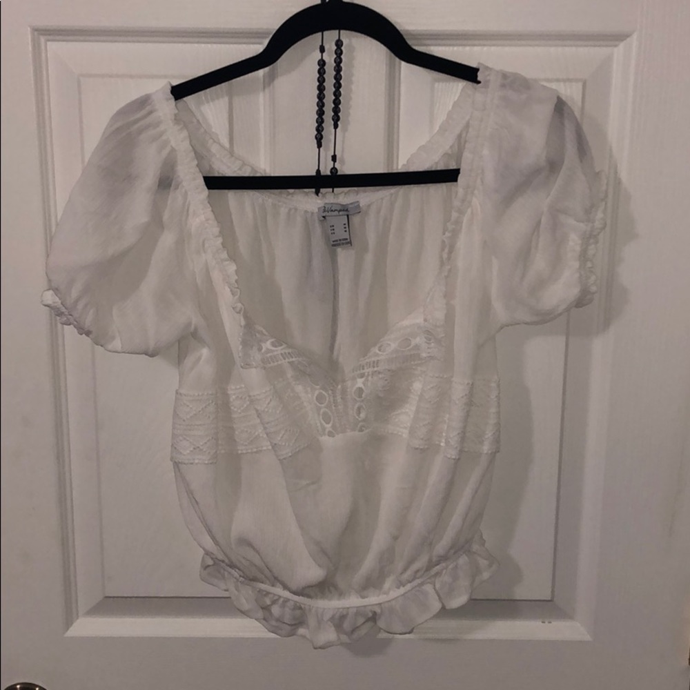 Cute white shirt